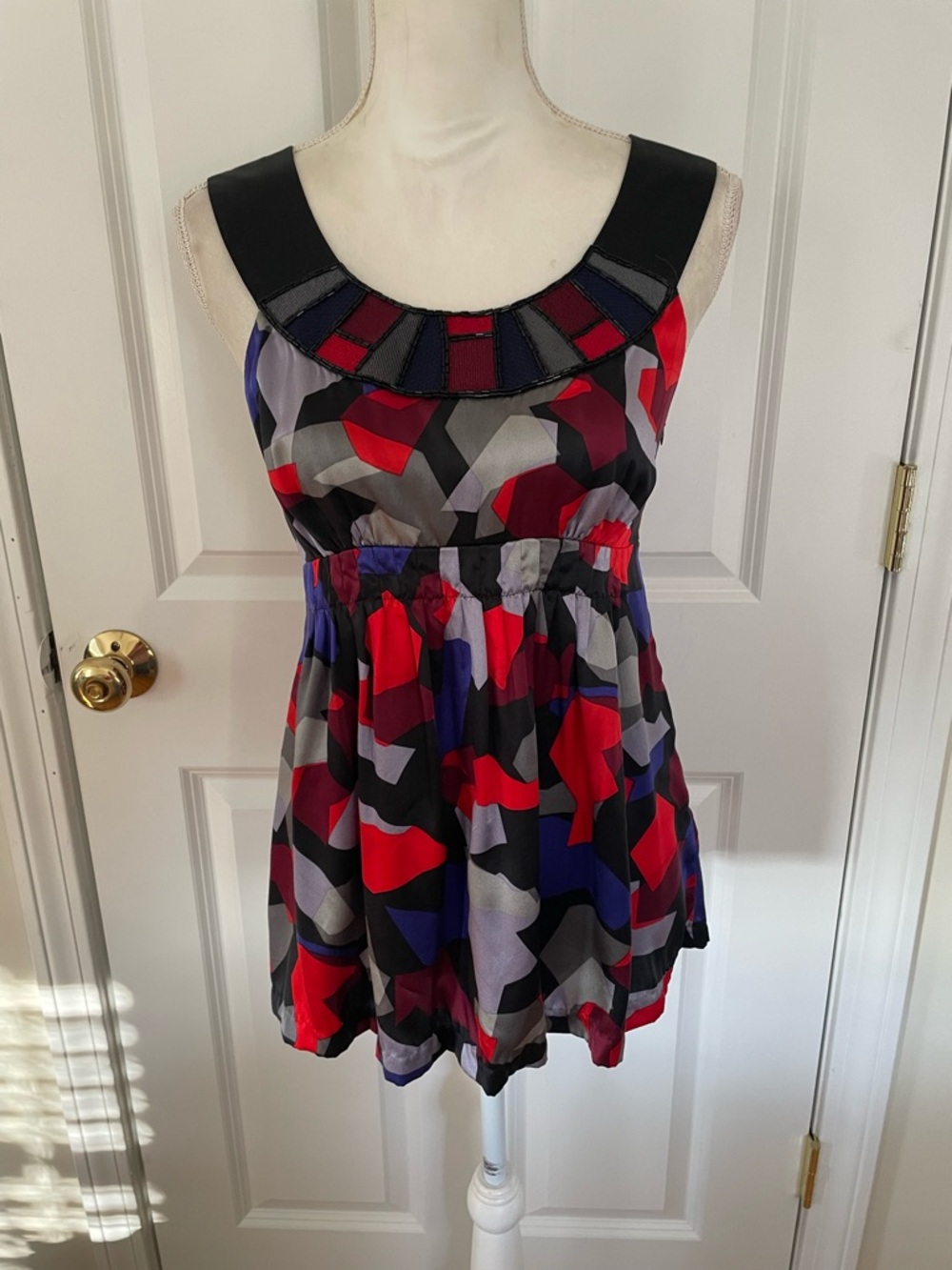 Kensie Multicolor Geometric Sleeveless Top - Black, Red, Purple
